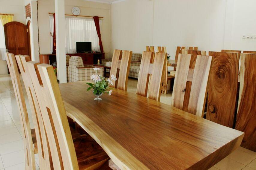 Amerta Giri Guest House Wonosobo Exterior foto